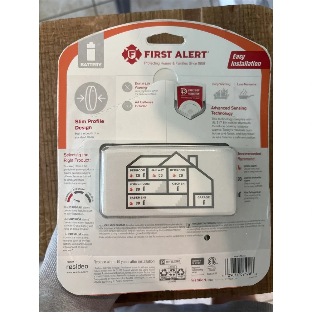 First Alert Slim Battery-Powered Photoelectric Smoke Detector NEW In Package